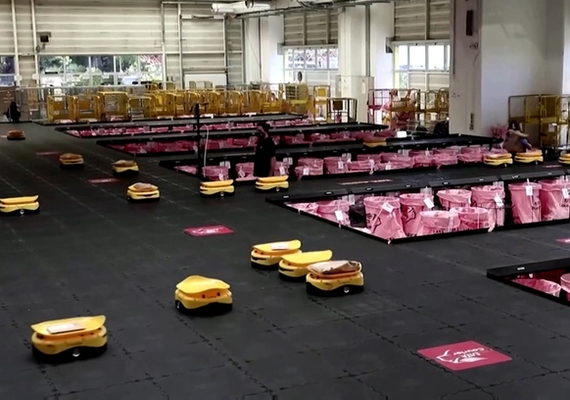 Đội quân robot xử lý 168.000 bưu phẩm mỗi ngày